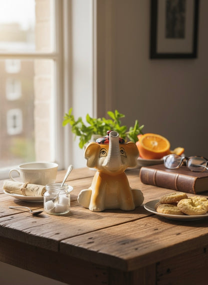 Kunstvolle Leichtkeramik-Teekanne mit Tiermotiv: Stilvoll genießen